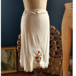 Vintage 1950s Rose Embroidered Slip
